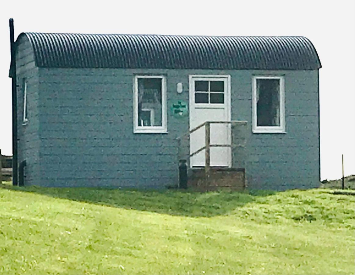 The Snuggly Sheep Shepherd Hut Farm Stay Ballyshannon Exterior photo